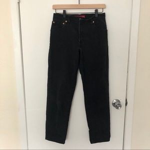 black straight leg levi’s